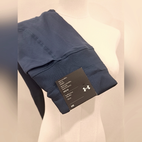 Under Armour size small high rise - Picture 2 of 4